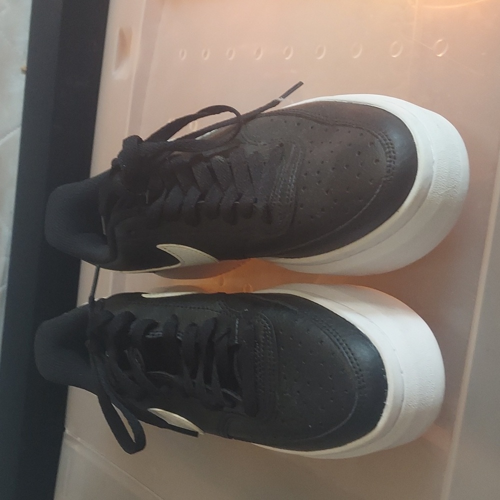 Women's Nike sneakers - Picture 2 of 4